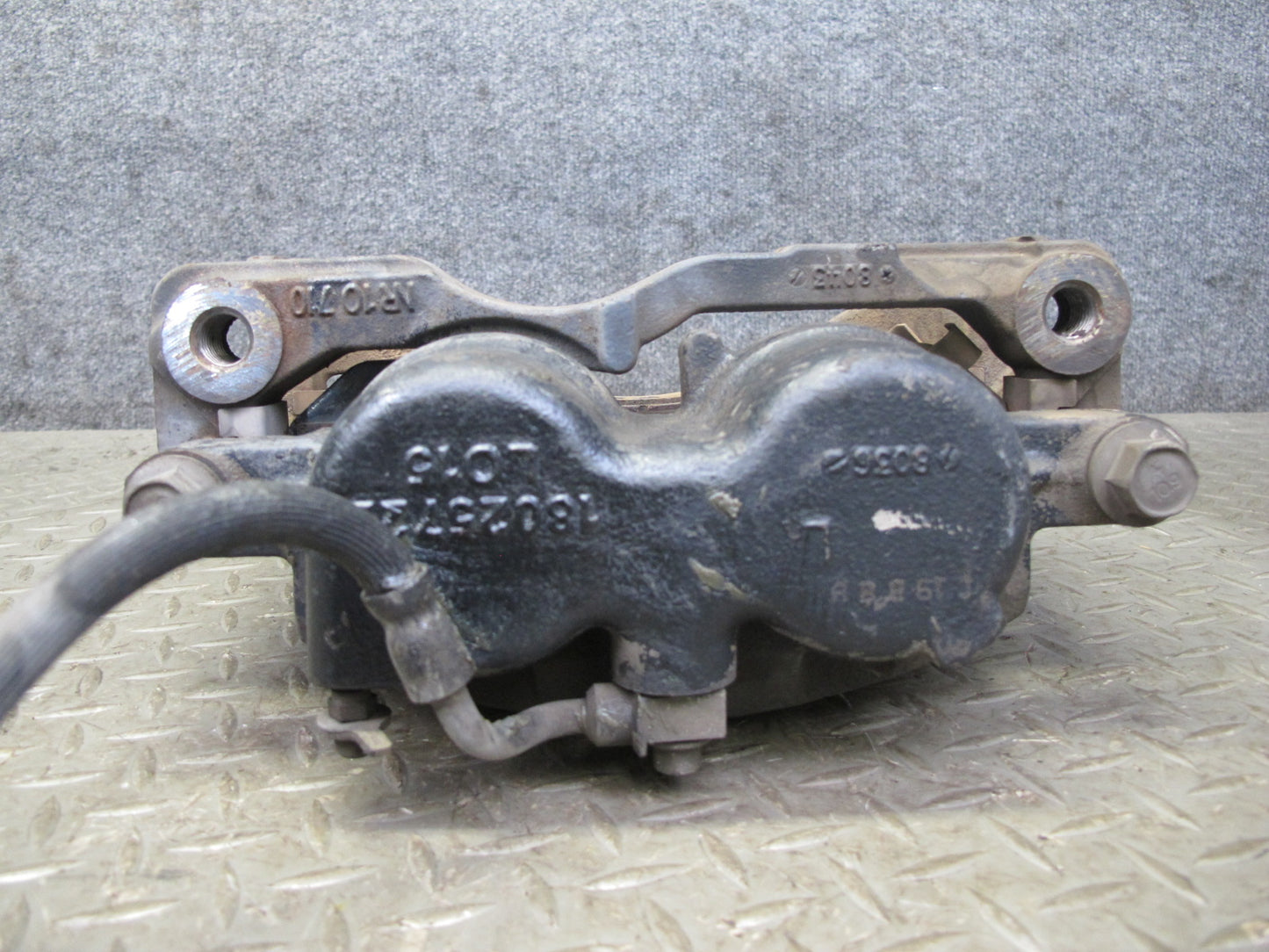 2003-2009 Hummer H2 AWD Front Left & Right Brake Caliper Set of 2