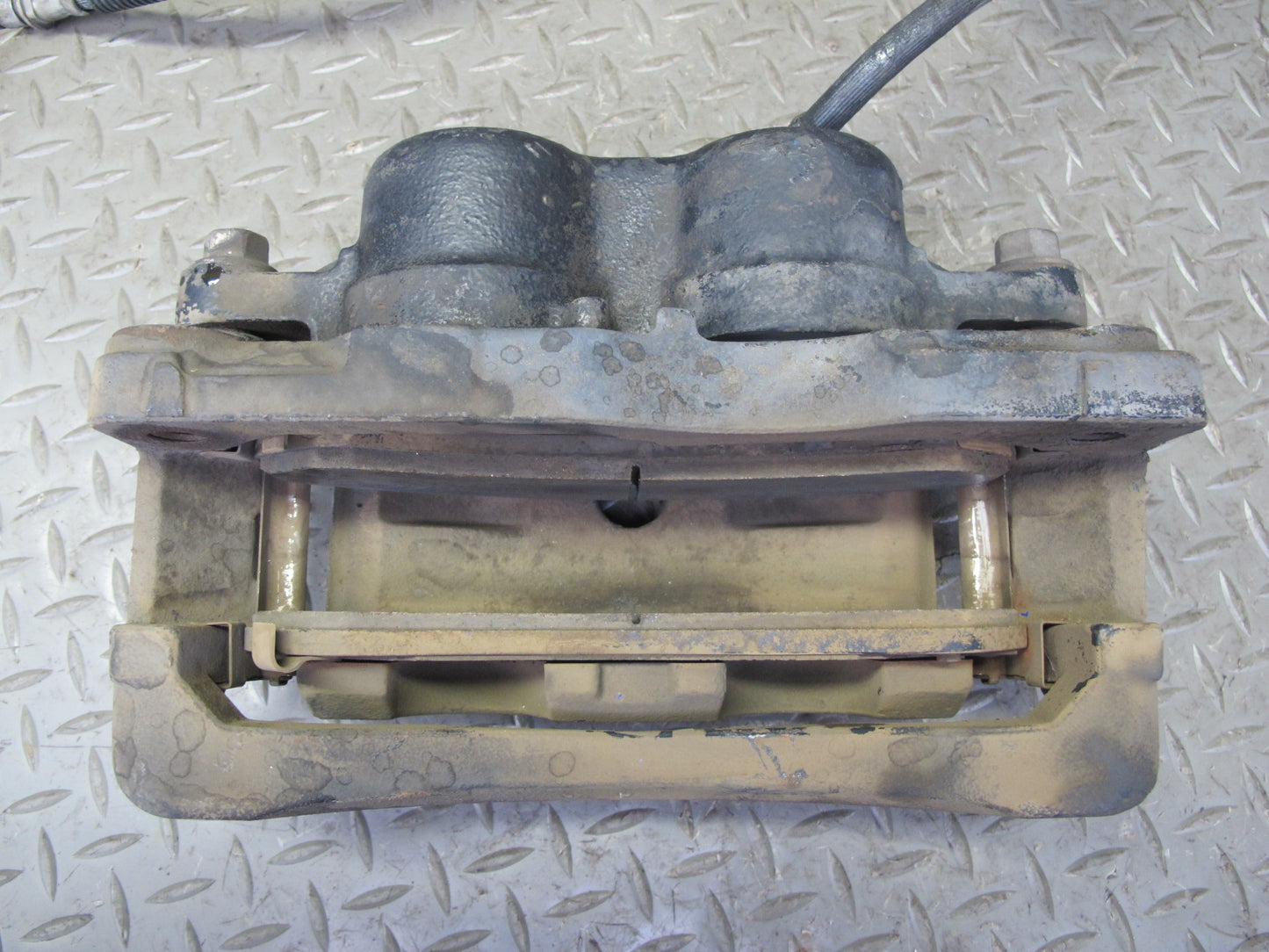 2003-2009 Hummer H2 AWD Front Left & Right Brake Caliper Set of 2