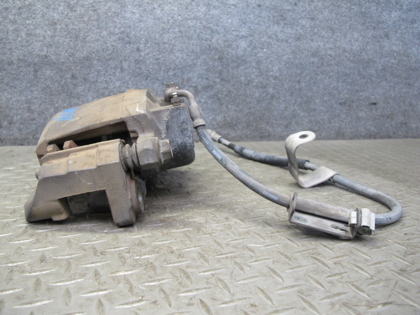 2003-2009 Hummer H2 AWD Front Left & Right Brake Caliper Set of 2