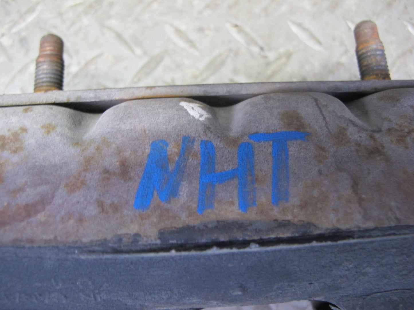 2003-2009 Hummer H2 4WD Automatic Transmission Mount Support Bracket