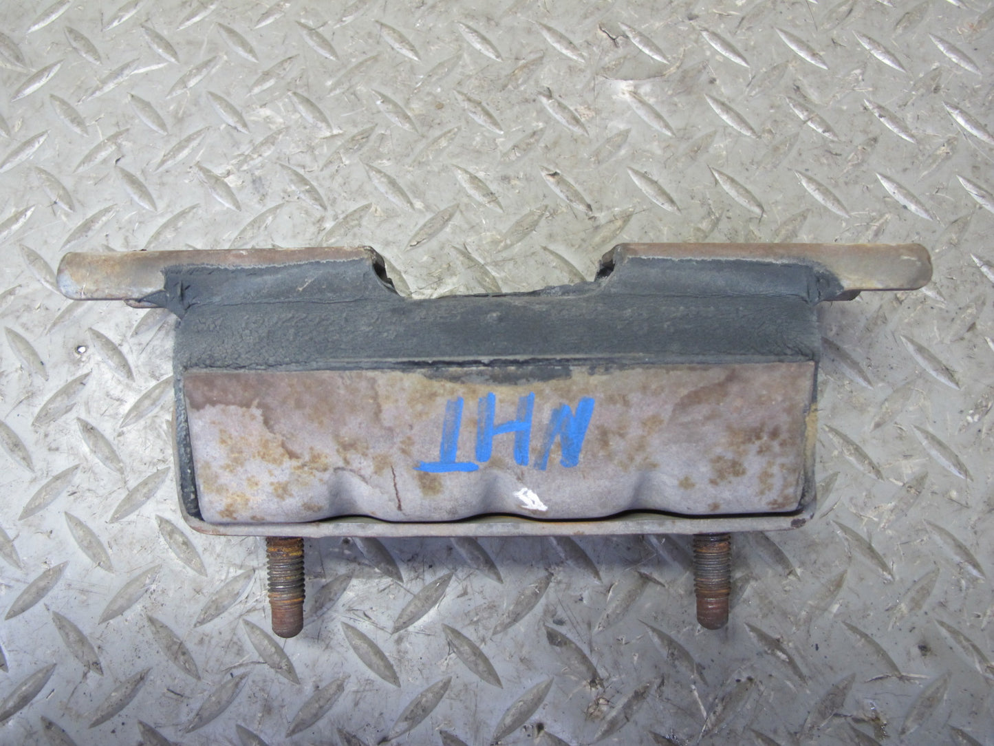 2003-2009 Hummer H2 4WD Automatic Transmission Mount Support Bracket