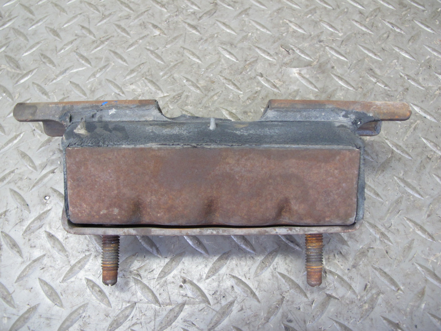 2003-2009 Hummer H2 4WD Automatic Transmission Mount Support Bracket