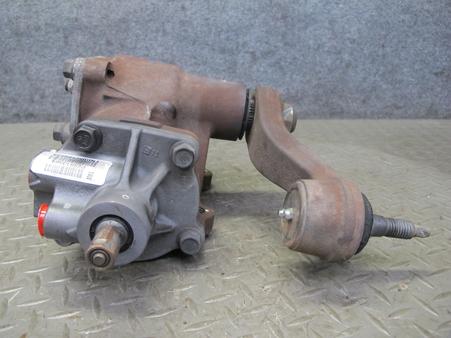 2008-2009 Hummer H2 Power Steering Gearbox Gear Box 25913584