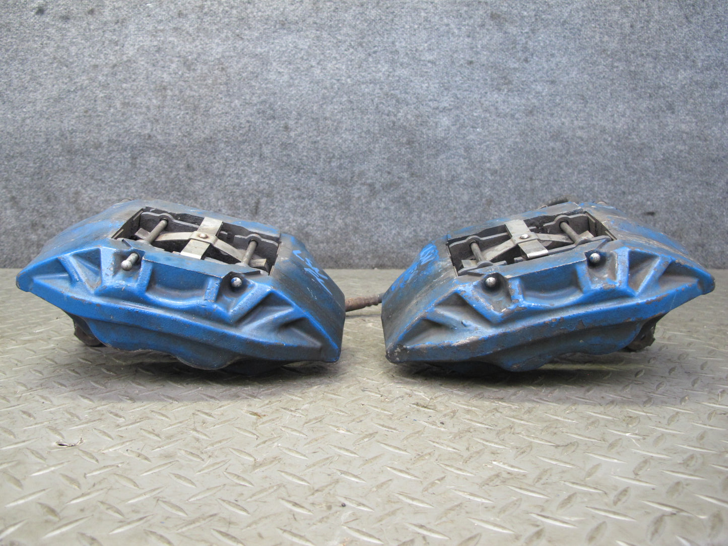 95-00 Lexus UCF20L LS400 Set of 2 Front Left Right Brake Caliper Sumitomo OEM