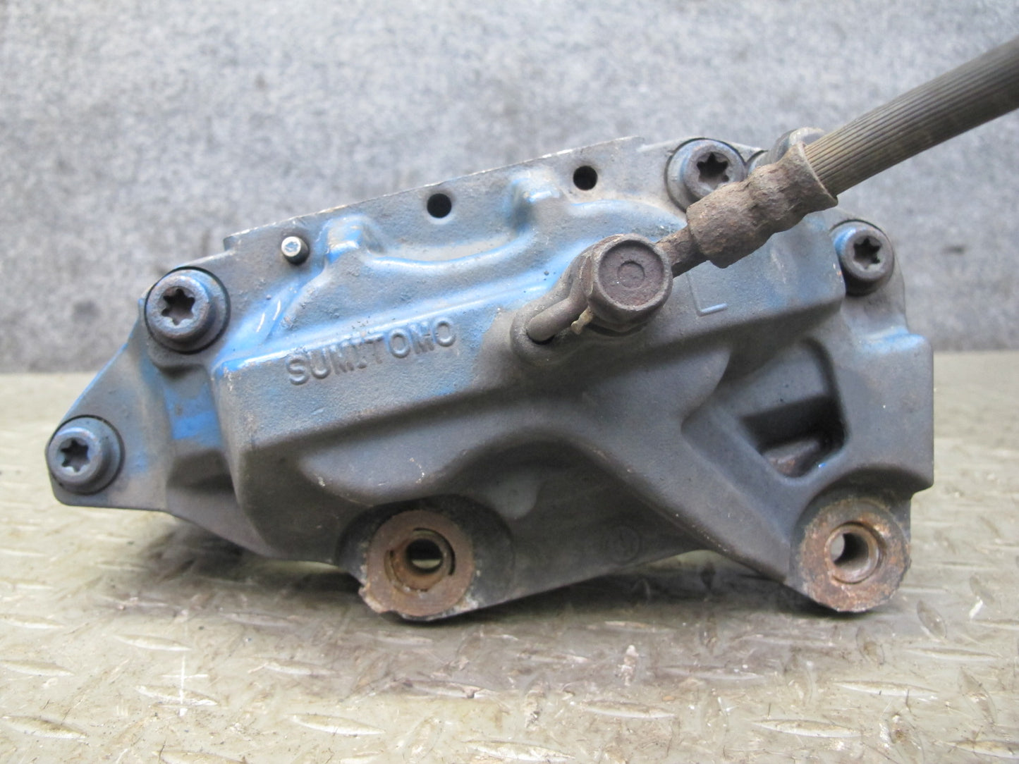 95-00 Lexus UCF20L LS400 Set of 2 Front Left Right Brake Caliper Sumitomo OEM