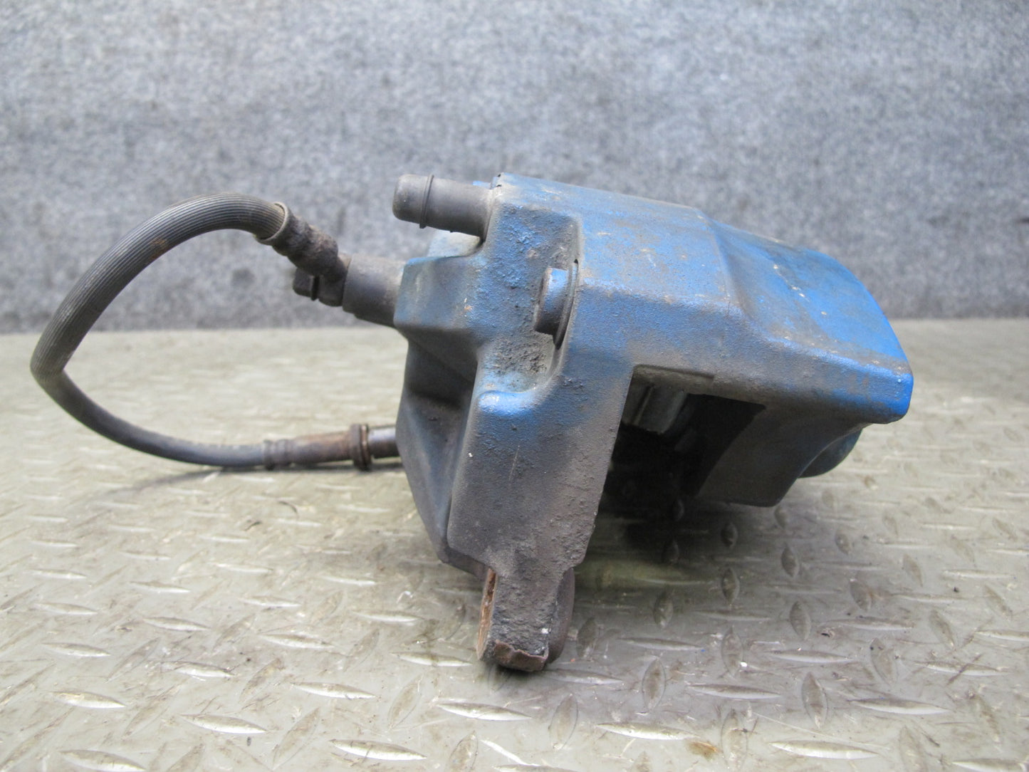 95-00 Lexus UCF20L LS400 Set of 2 Front Left Right Brake Caliper Sumitomo OEM