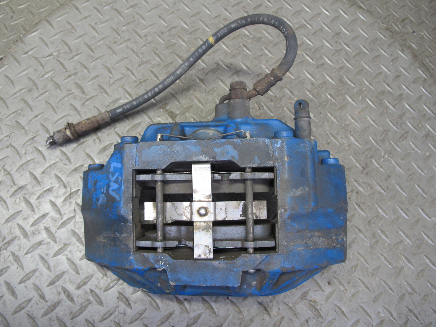 95-00 Lexus UCF20L LS400 Set of 2 Front Left Right Brake Caliper Sumitomo OEM