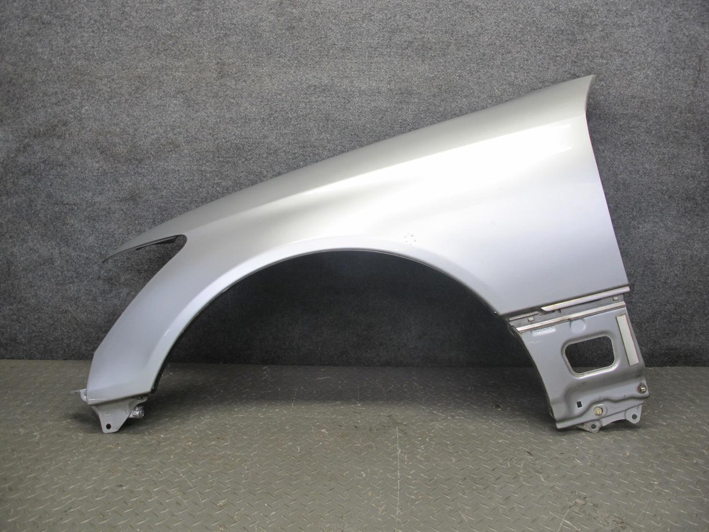 04-06 Lexus UCF30L LS430 Front Left Fender Shell Panel Cover OEM