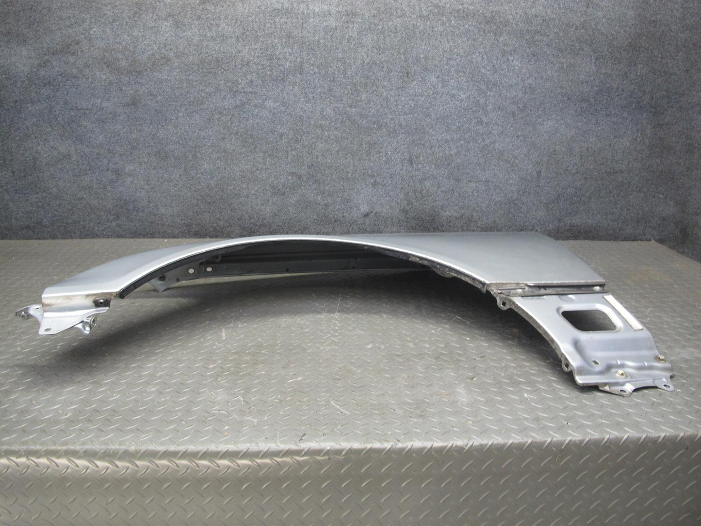 04-06 Lexus UCF30L LS430 Front Left Fender Shell Panel Cover OEM