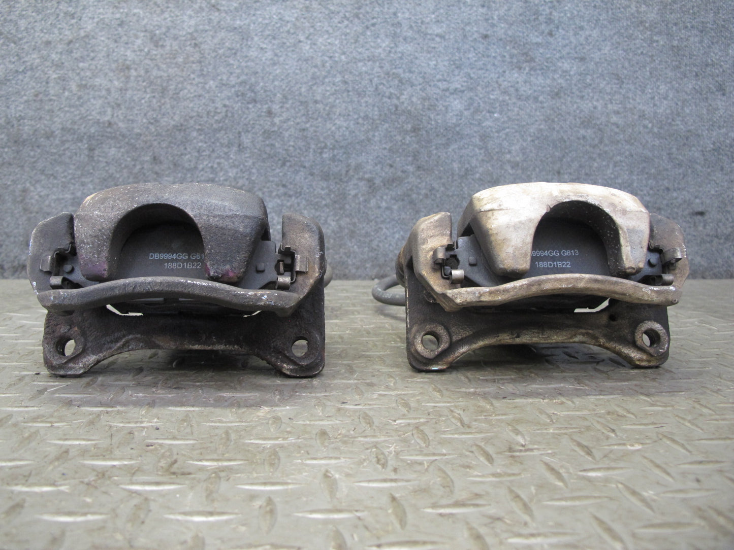 98-00 Lexus UCF20L LS400 Set of 2 Rear Left & Right Brake Caliper OEM