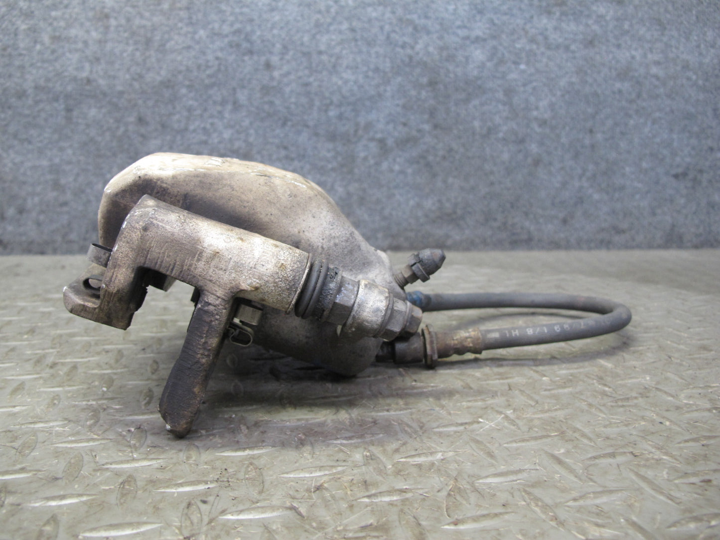 98-00 Lexus UCF20L LS400 Set of 2 Rear Left & Right Brake Caliper OEM