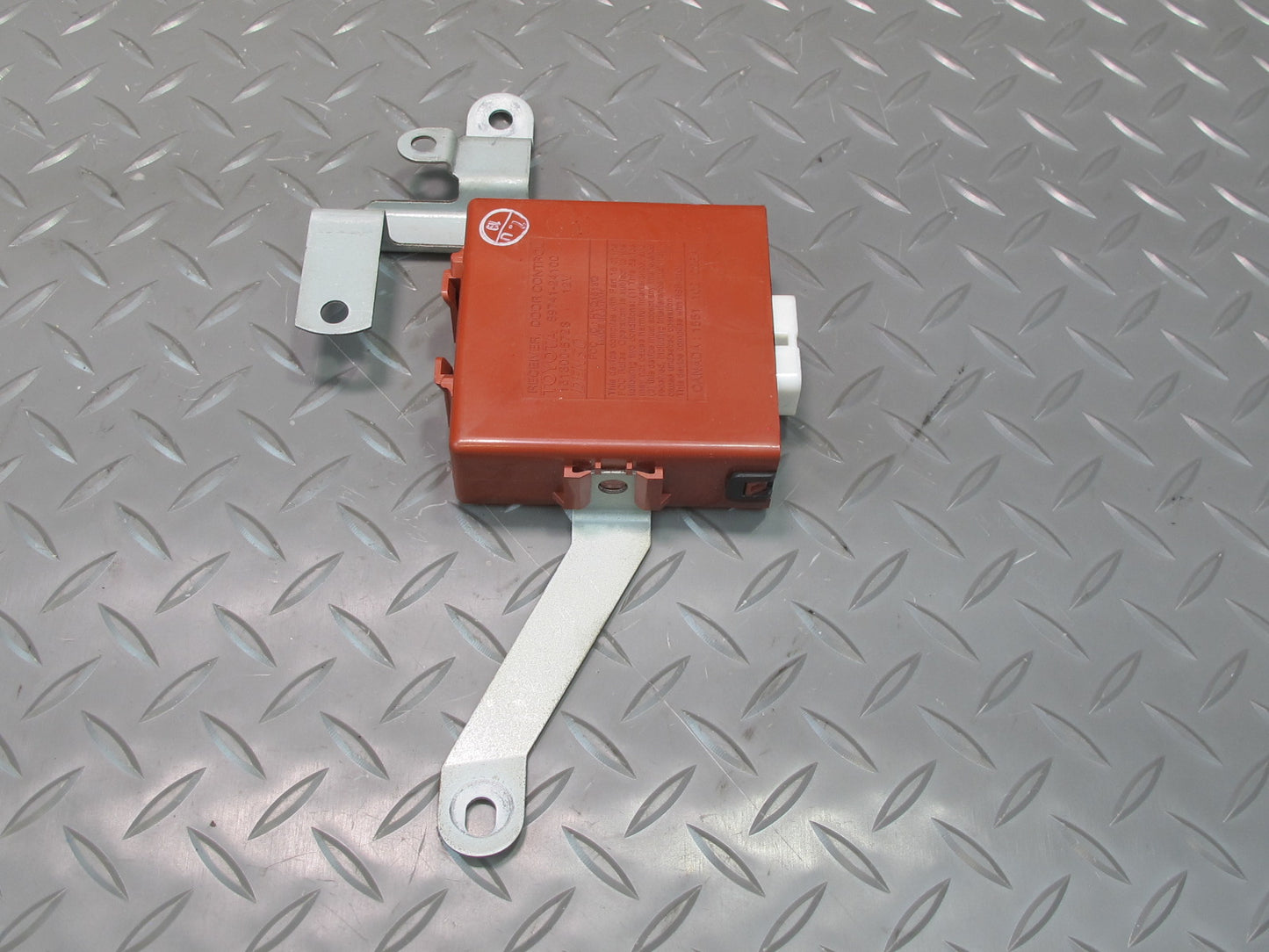 98-00 Lexus UZZ30L SC400 SC300 Receiver Door Control Module 89741-24100 OEM