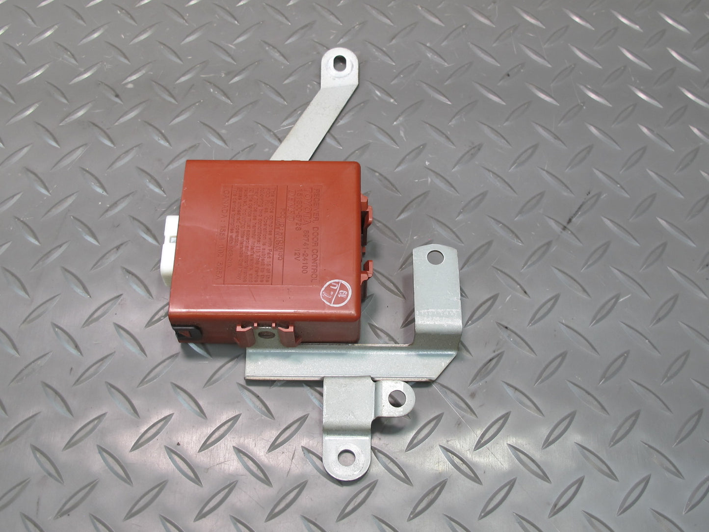 98-00 Lexus UZZ30L SC400 SC300 Receiver Door Control Module 89741-24100 OEM