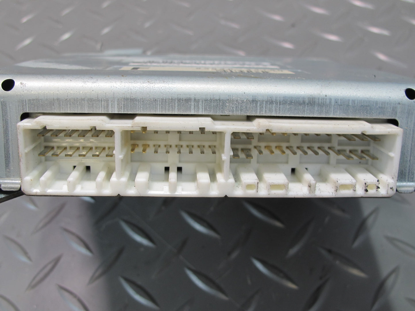 98-00 Lexus UZZ30L SC400 SC300 ABS TRC Traction Control Module 89541-24080 OEM