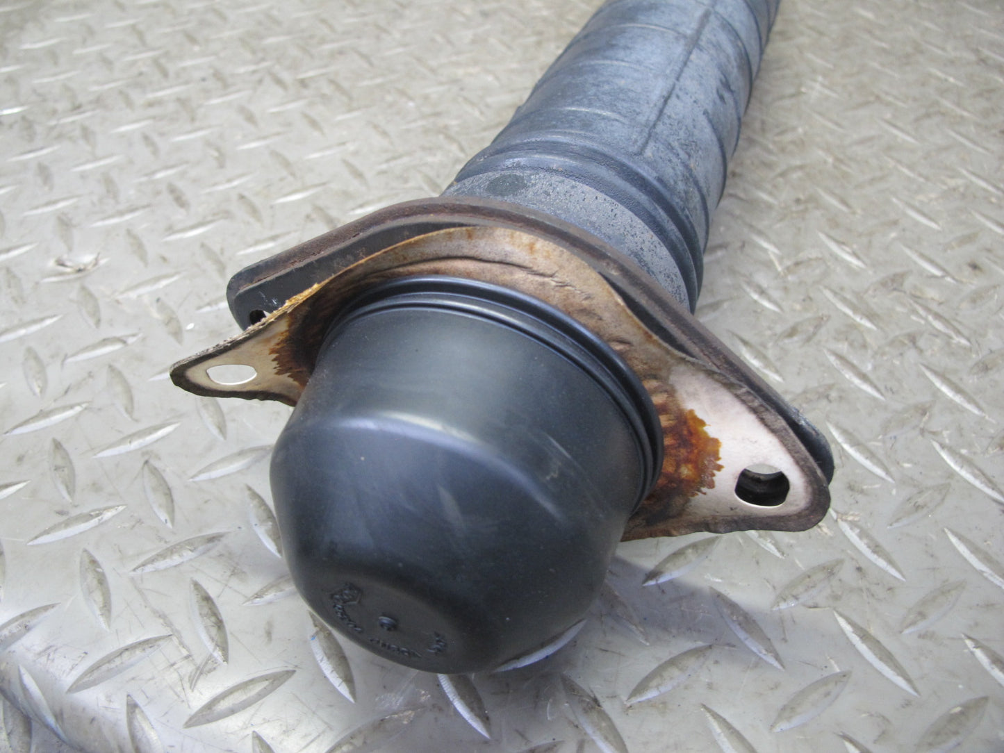 13-14 Nissan Z34 370Z RWD Rear Left & Right Strut Shock Absorber Set OEM