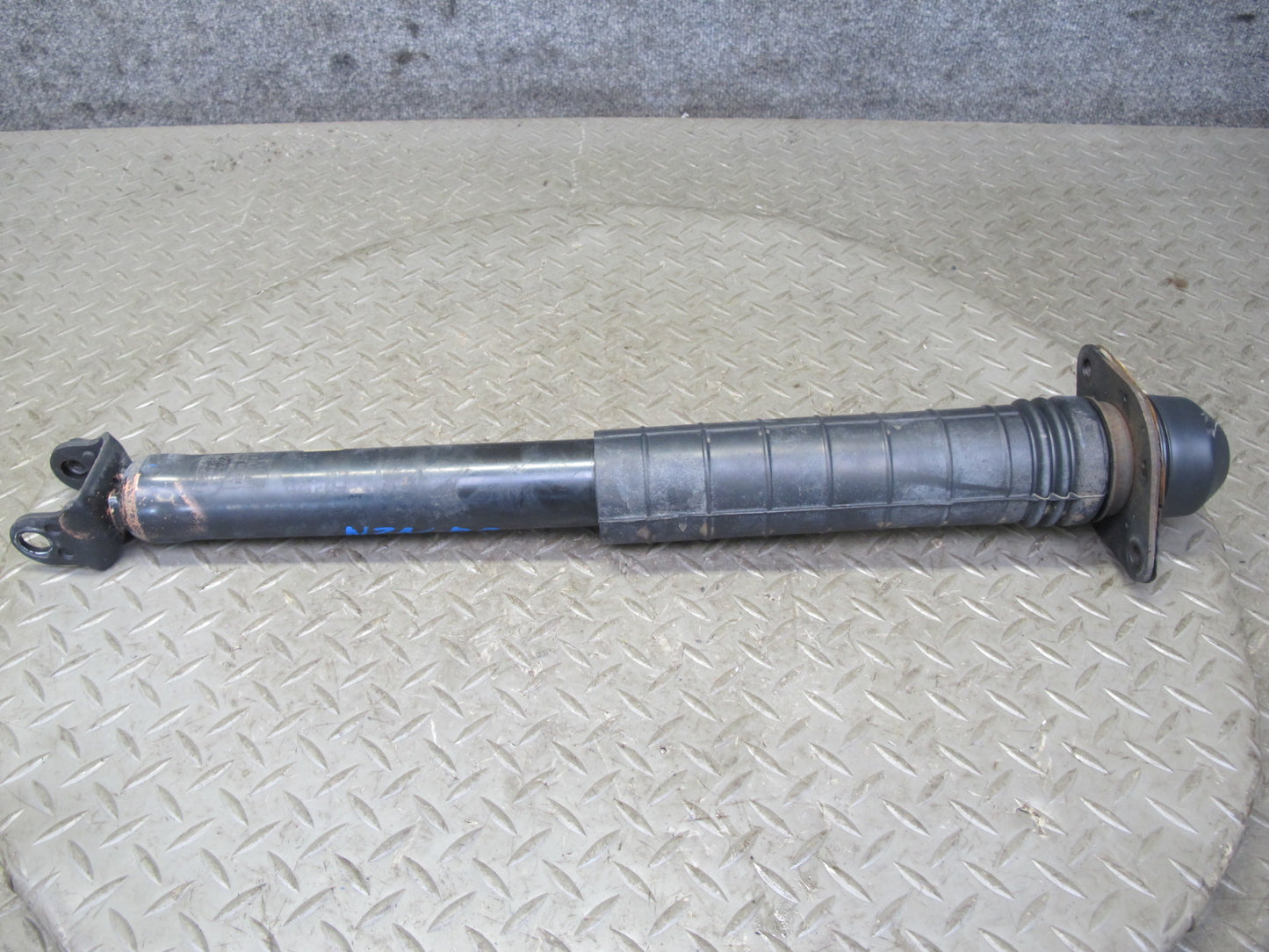 13-14 Nissan Z34 370Z RWD Rear Left & Right Strut Shock Absorber Set OEM