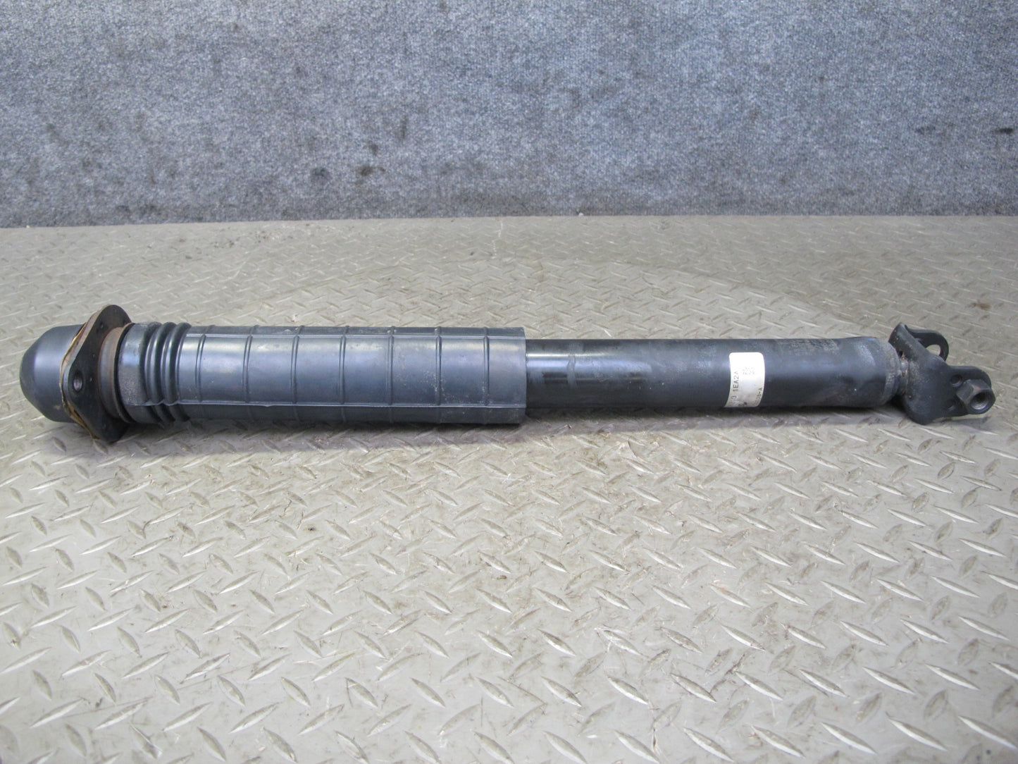 13-14 Nissan Z34 370Z RWD Rear Left & Right Strut Shock Absorber Set OEM