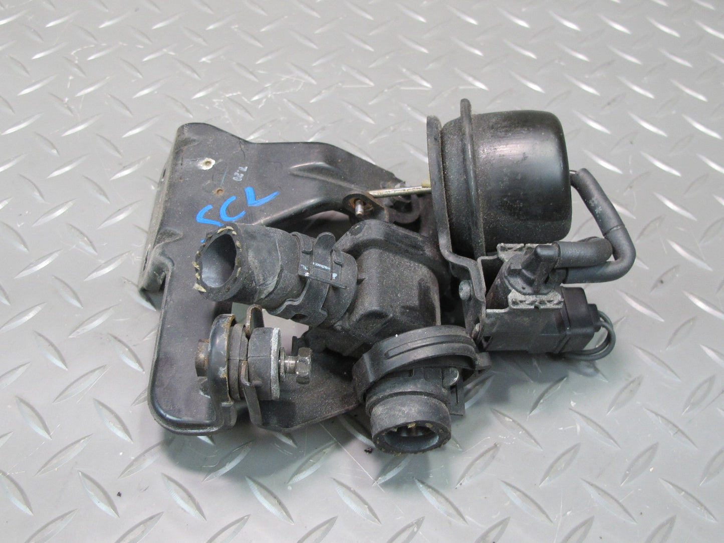 92-00 Lexus UZZ30L SC400 SC300 Heater Control Valve Pump w Bracket Mount OEM