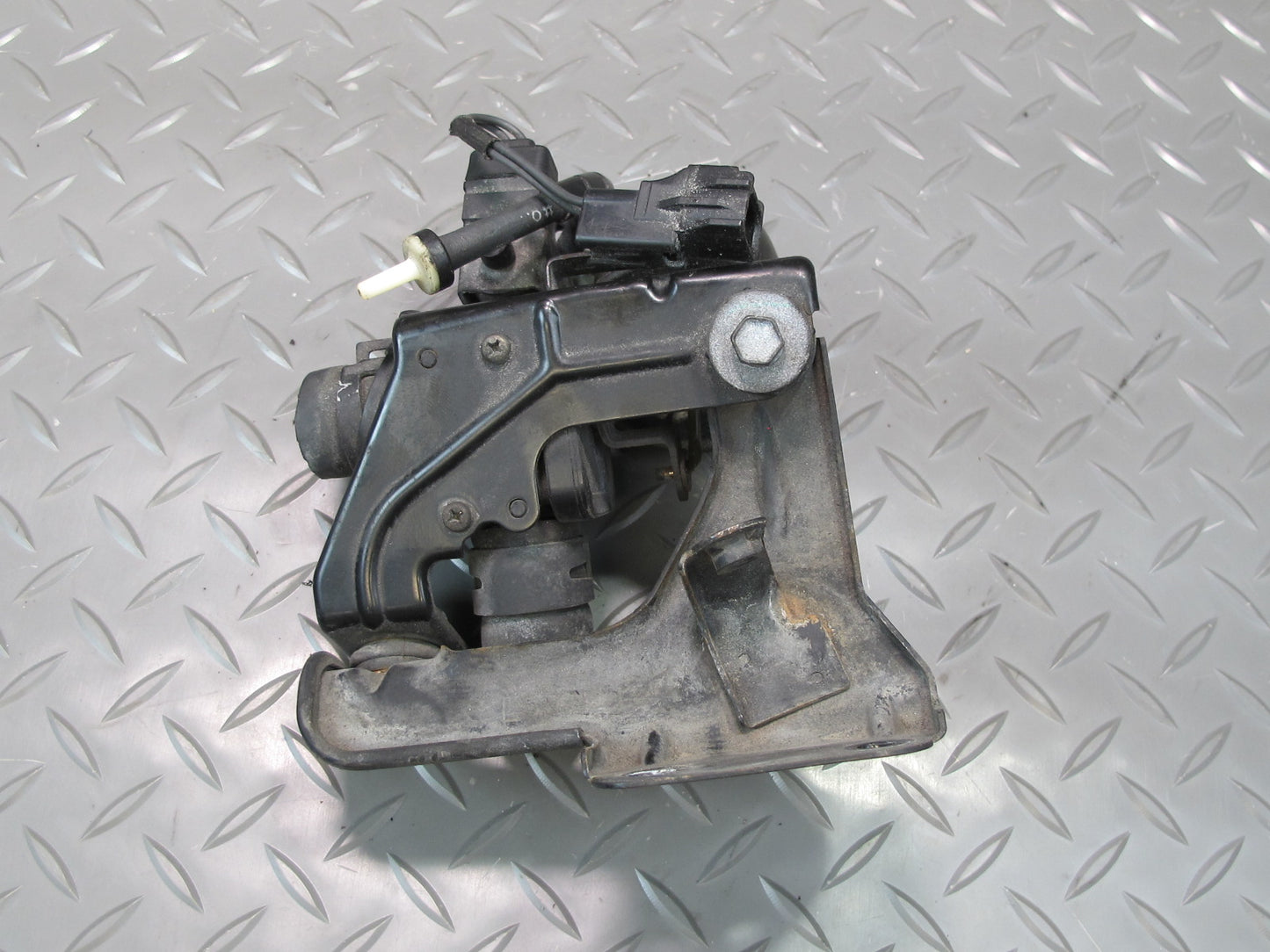 92-00 Lexus UZZ30L SC400 SC300 Heater Control Valve Pump w Bracket Mount OEM