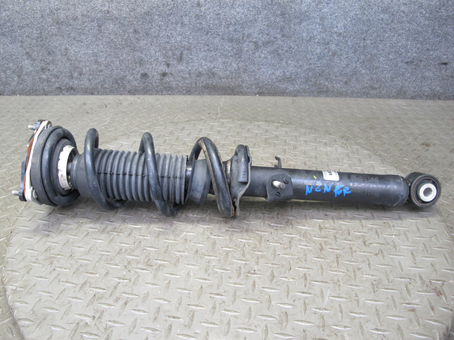 13-14 Nissan Z34 370Z RWD Front Left & Right Strut Shock Absorber Set 98K OEM