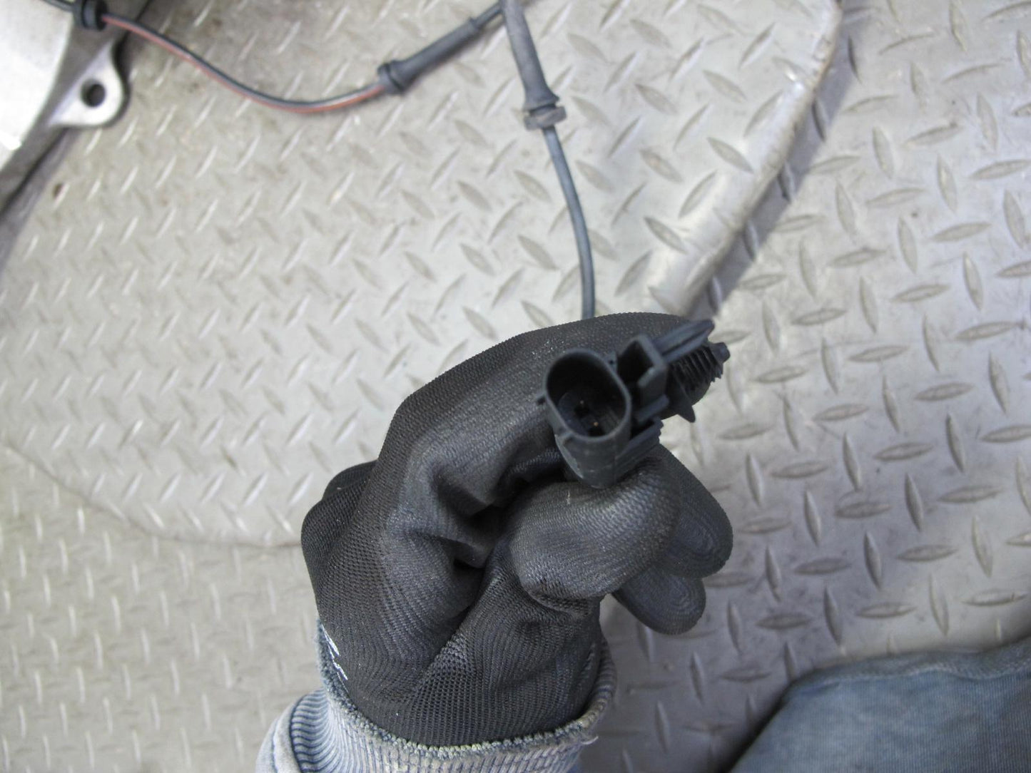 13-14 Nissan Z34 370Z RWD Front Left Spindle Knuckle Wheel Hub Bearing 98K OEM