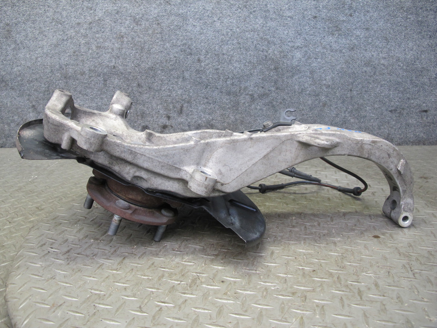 13-14 Nissan Z34 370Z RWD Front Left Spindle Knuckle Wheel Hub Bearing 98K OEM