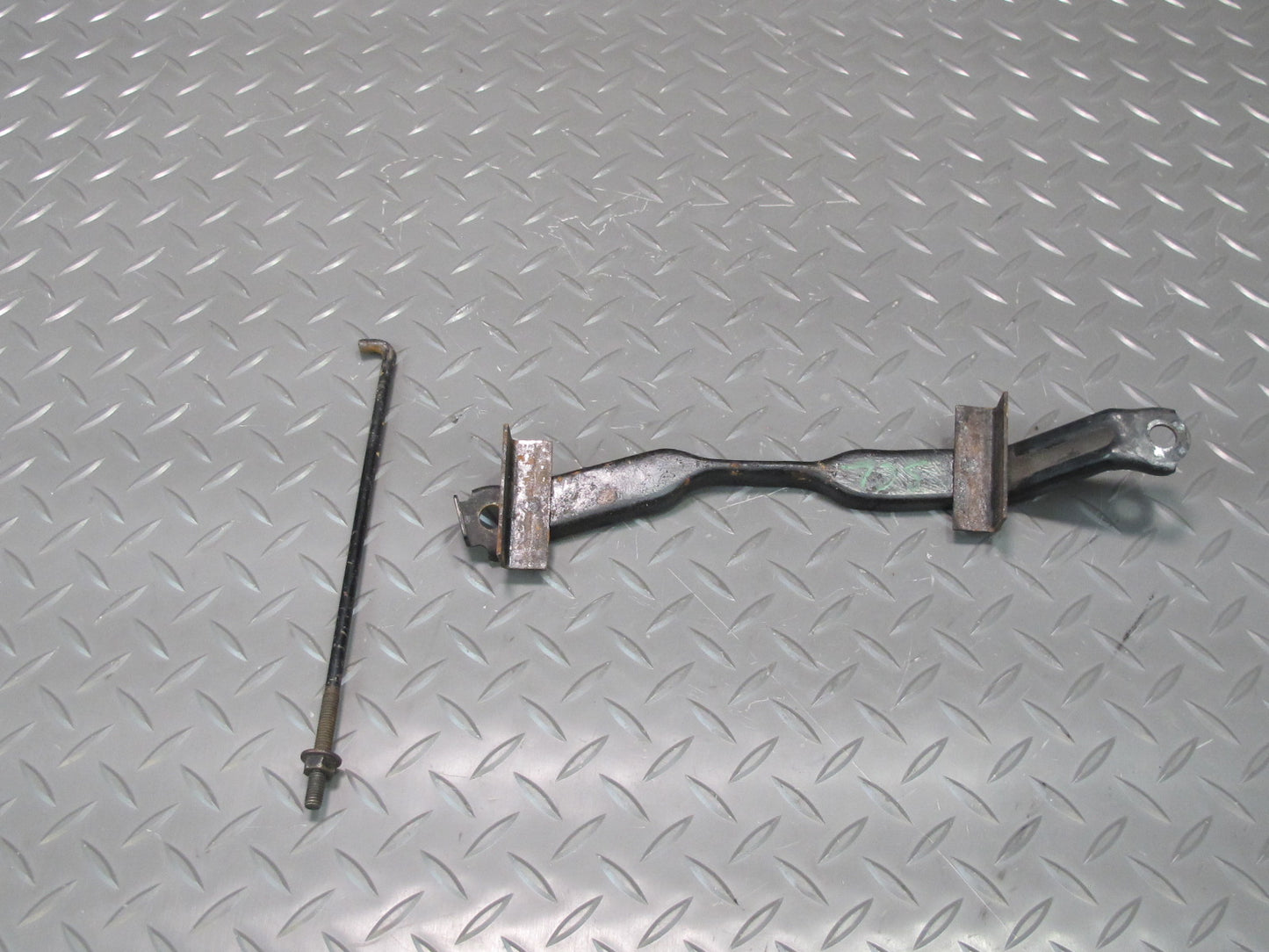 92-00 Lexus UZZ30L SC400 SC300 Battery Tray Holder Bracket Tie Down Set OEM