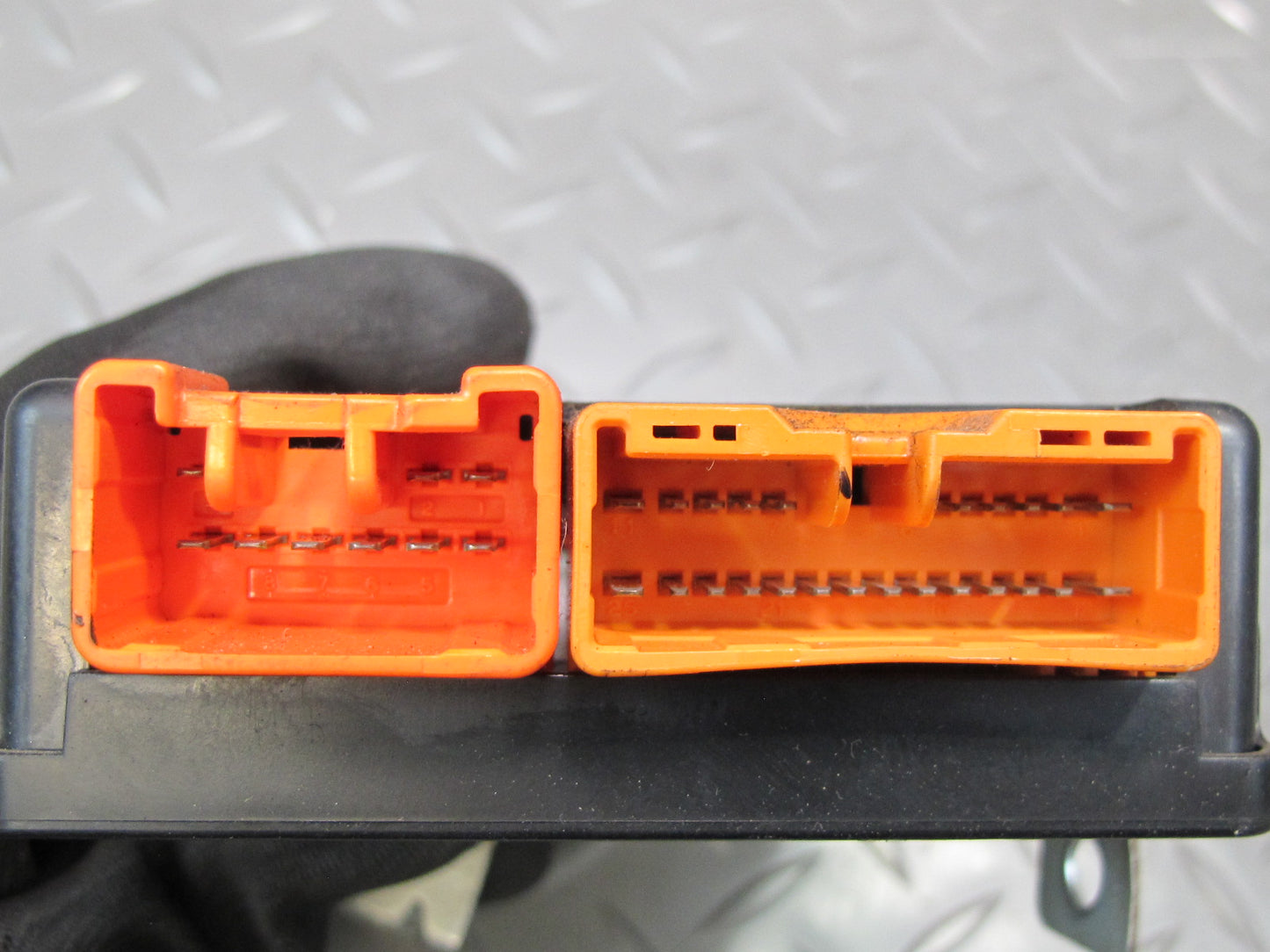 98-00 Lexus UZZ30L SC400 SC300 Anti Theft Warning Locking Control Module OEM