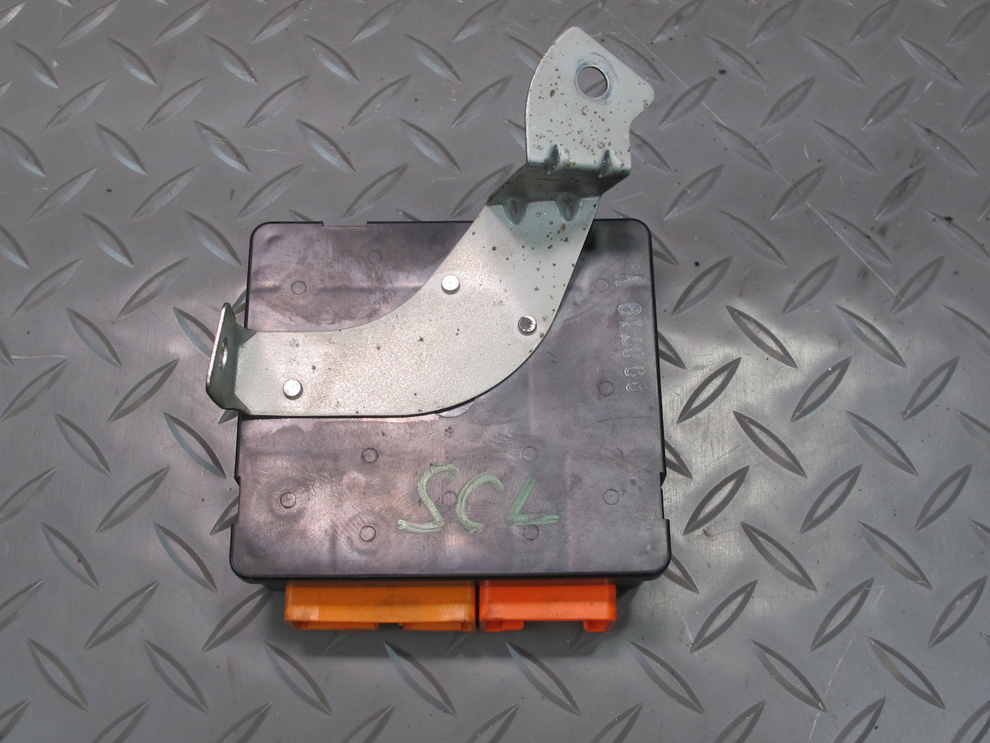 98-00 Lexus UZZ30L SC400 SC300 Anti Theft Warning Locking Control Module OEM