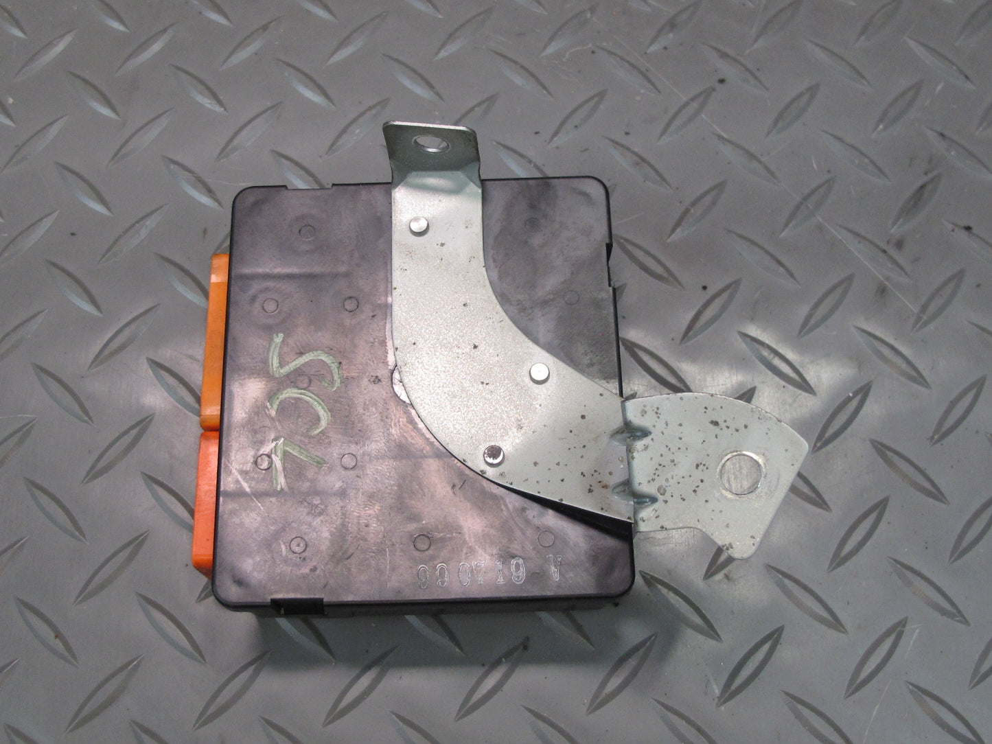 98-00 Lexus UZZ30L SC400 SC300 Anti Theft Warning Locking Control Module OEM