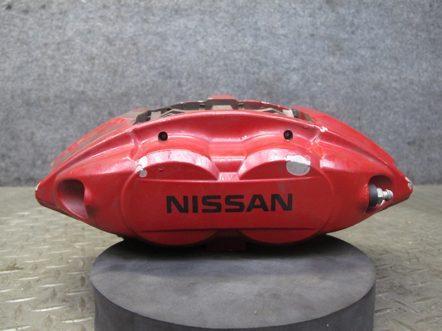 10-20 Nissan Z34 370Z Front Left & Right Sport Brake Caliper Set Akebono 98K OEM