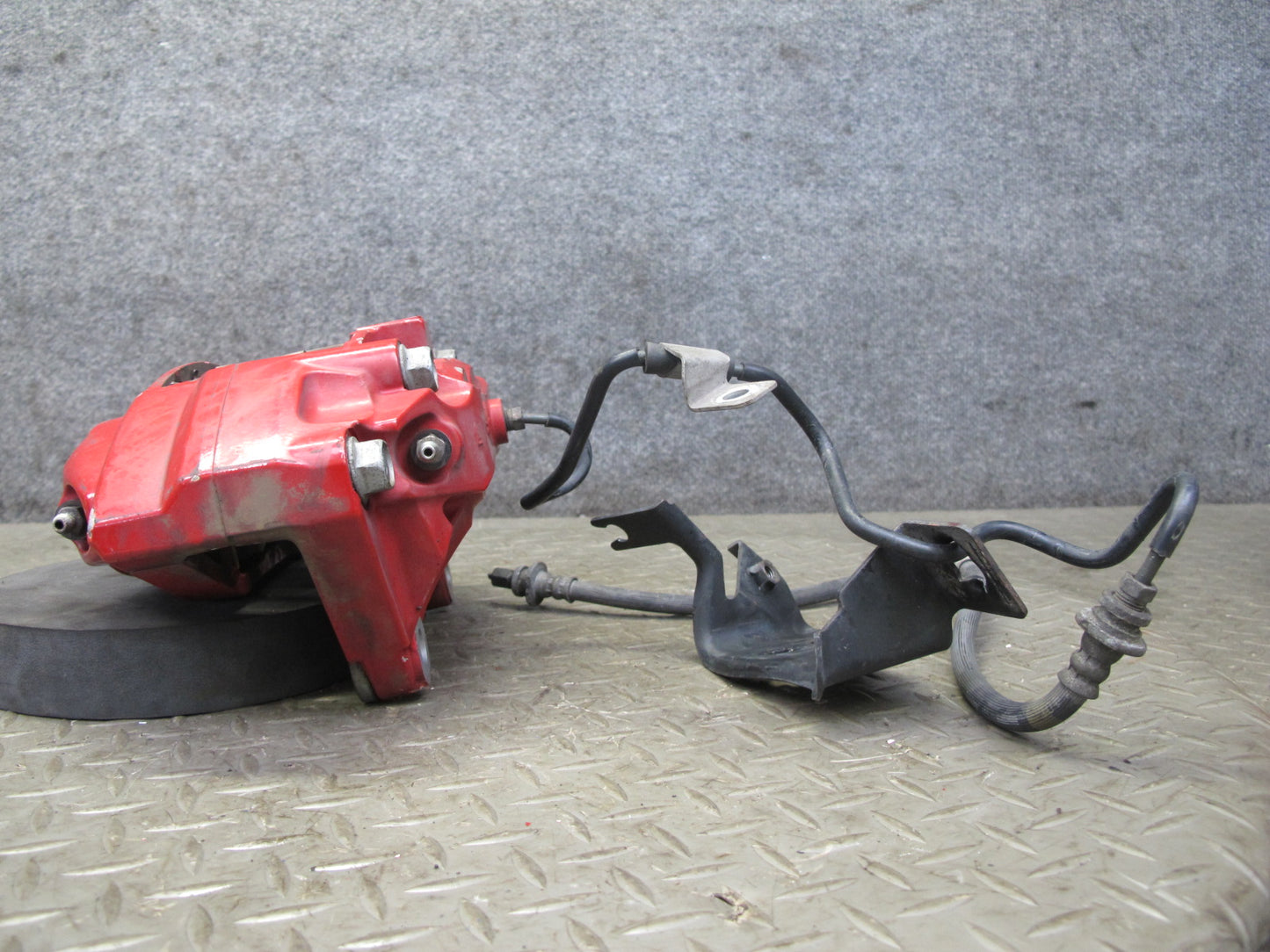 10-20 Nissan Z34 370Z Front Left & Right Sport Brake Caliper Set Akebono 98K OEM