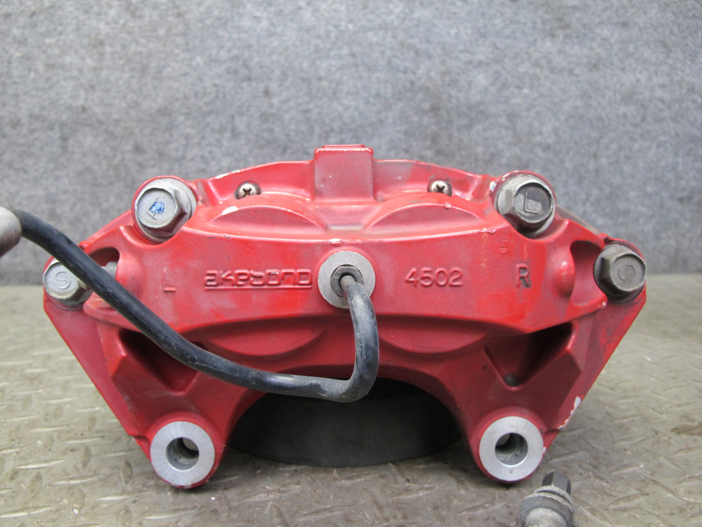 10-20 Nissan Z34 370Z Front Left & Right Sport Brake Caliper Set Akebono 98K OEM