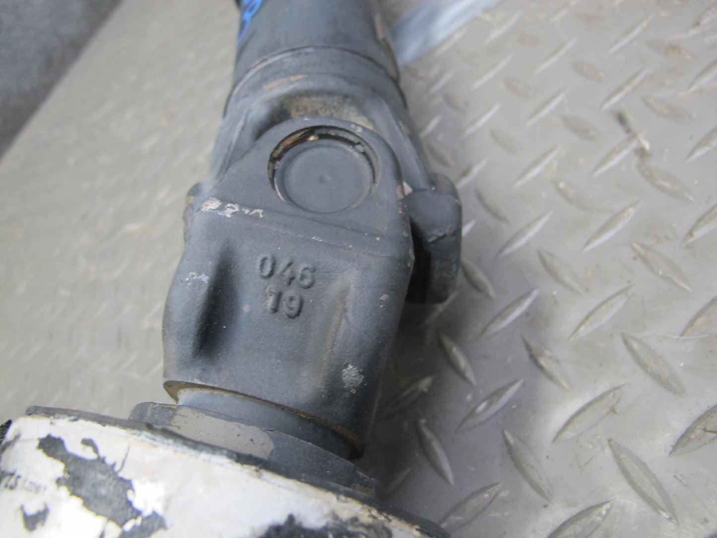 01-03 BMW E46 330i 330Ci RWD A/T Auto Transmission Driveshaft Drive Shaft OEM