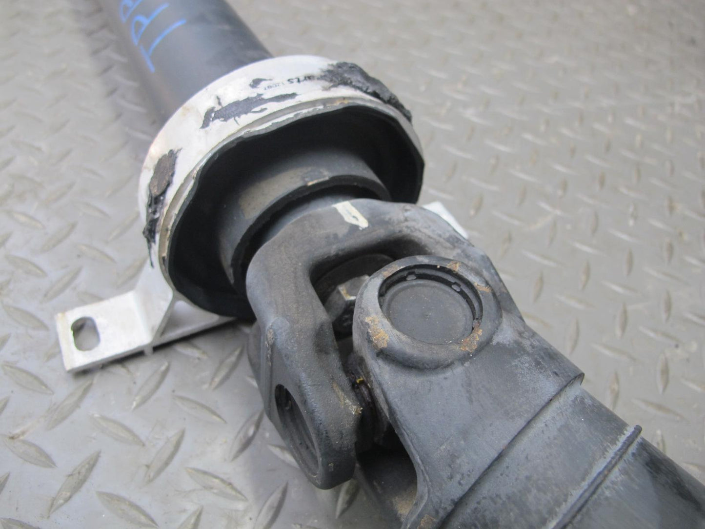 01-03 BMW E46 330i 330Ci RWD A/T Auto Transmission Driveshaft Drive Shaft OEM