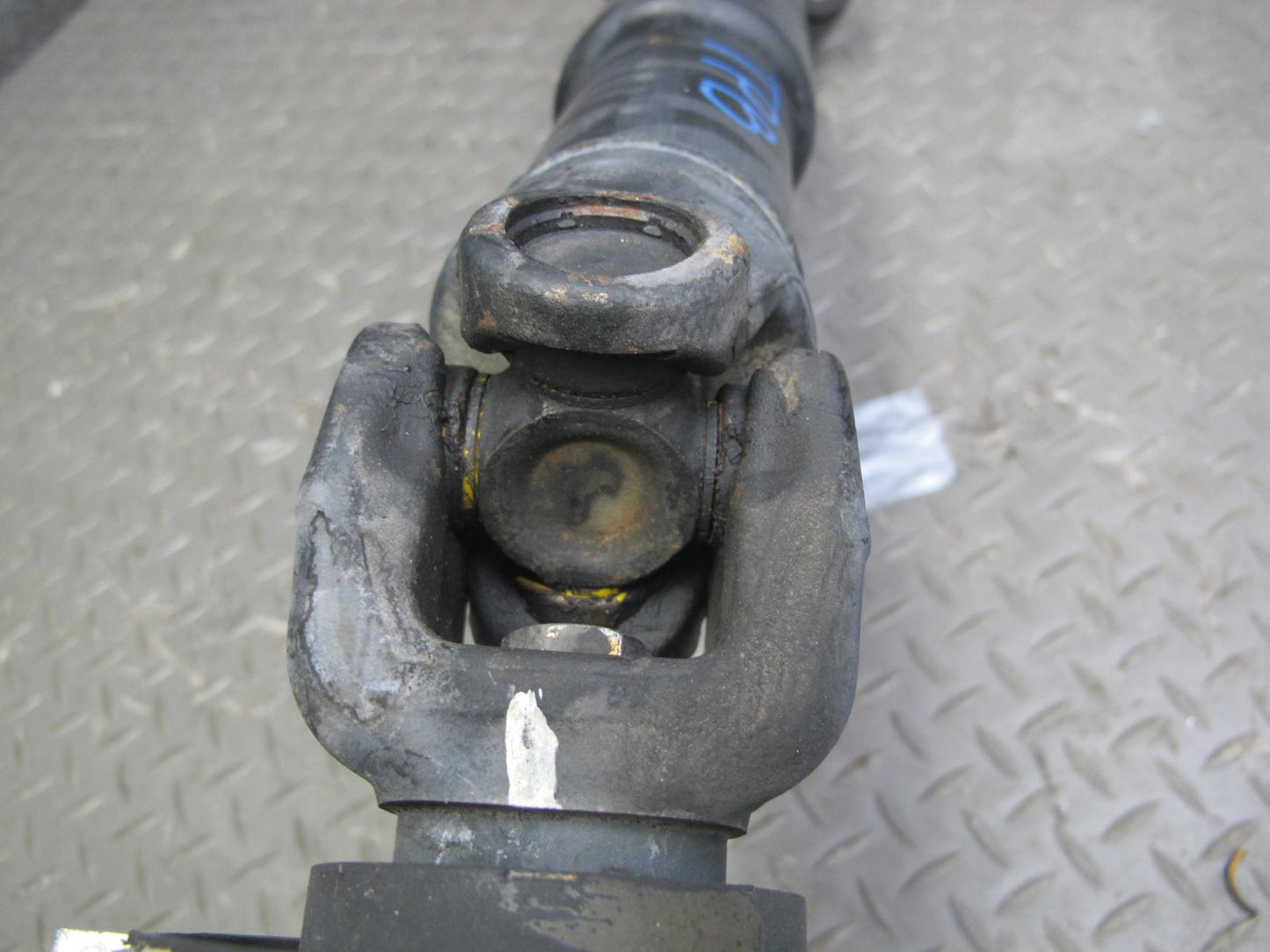 01-03 BMW E46 330i 330Ci RWD A/T Auto Transmission Driveshaft Drive Shaft OEM