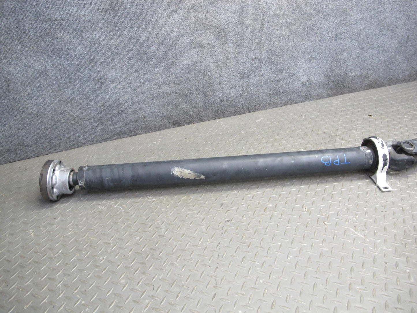 01-03 BMW E46 330i 330Ci RWD A/T Auto Transmission Driveshaft Drive Shaft OEM