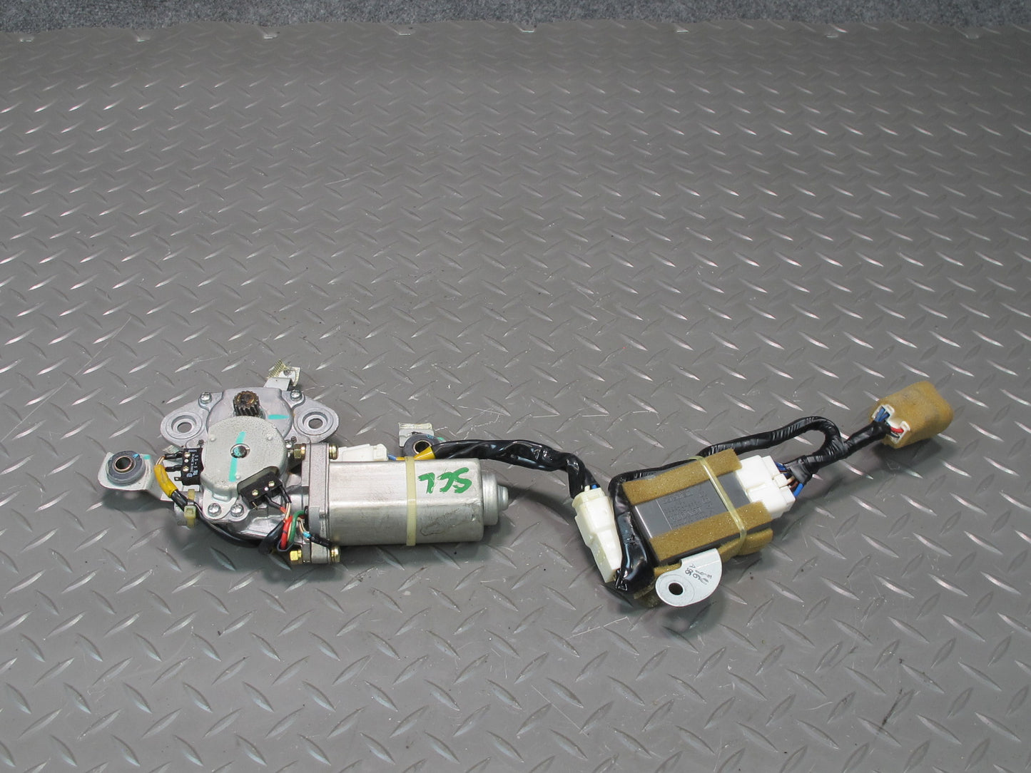 96-00 Lexus UZZ30L SC400 SC300 Sunroof Motor Drive Unit w Relay OEM