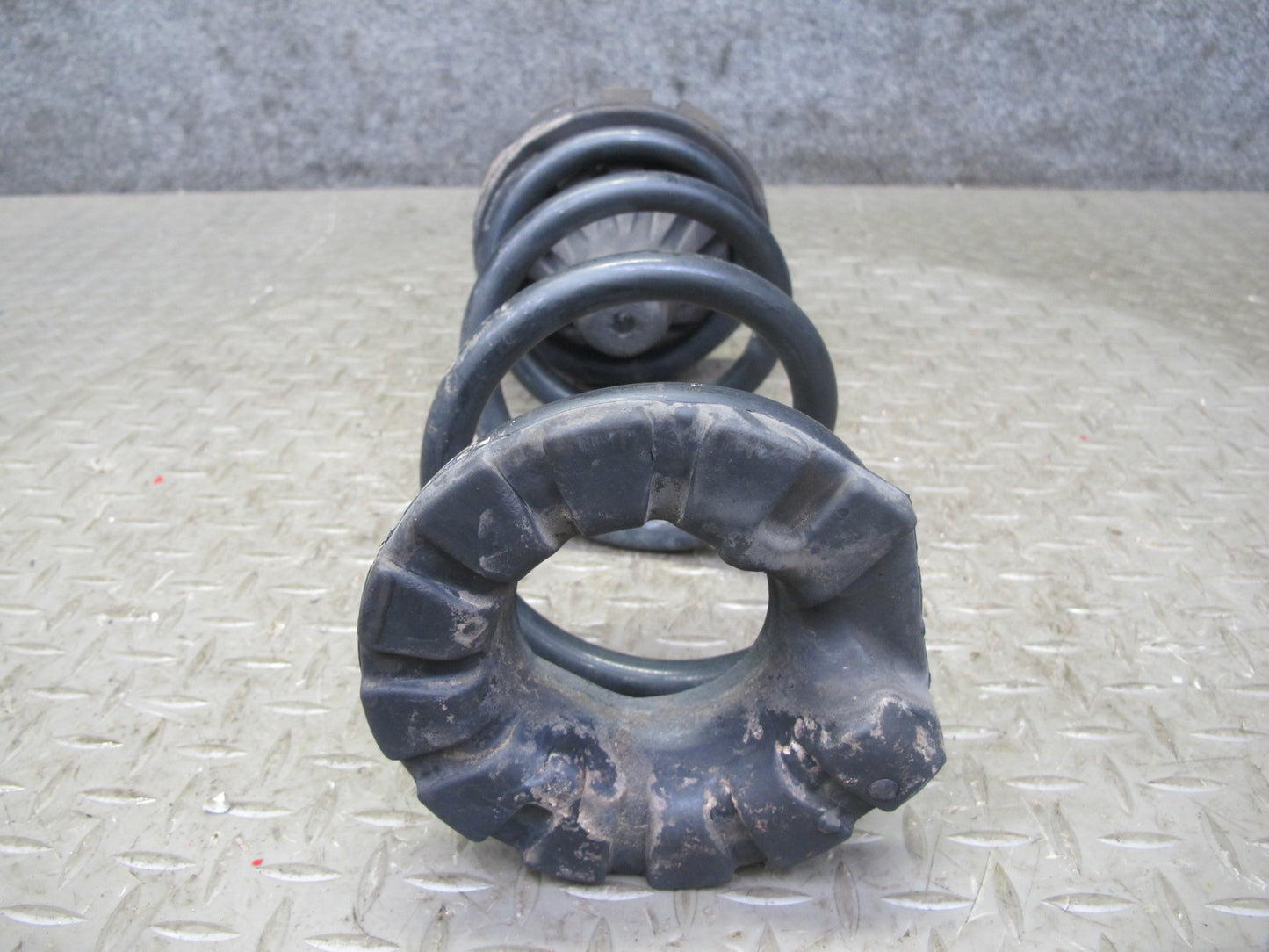 10-14 Nissan Z34 370Z Coupe Set of 2 Rear Suspension Coil Spring w Bushings OEM