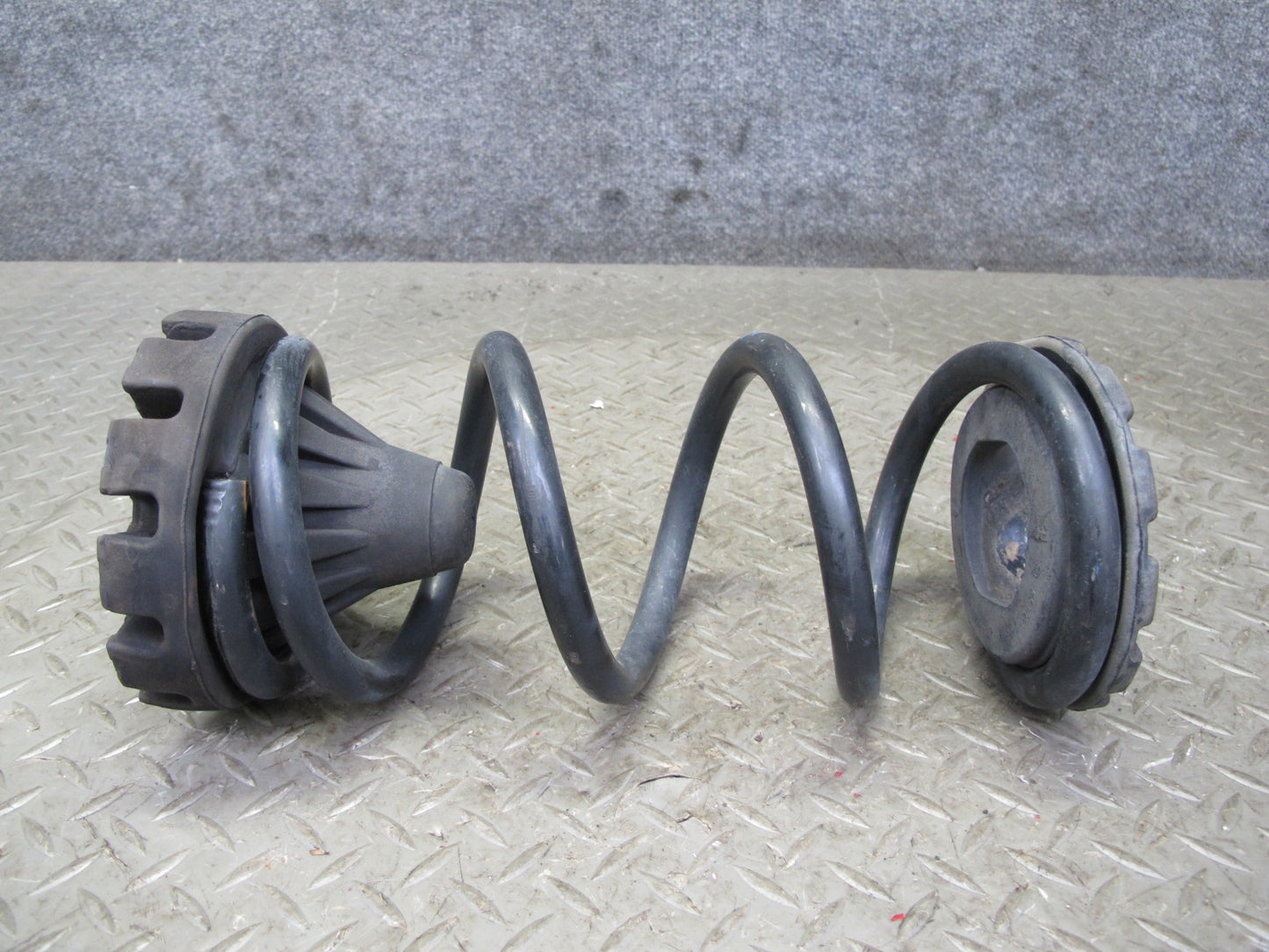 10-14 Nissan Z34 370Z Coupe Set of 2 Rear Suspension Coil Spring w Bushings OEM