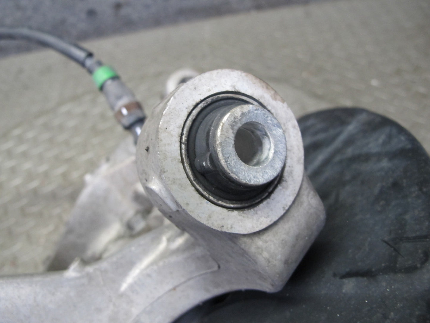 13-14 Nissan 370Z Z34 Rear Left Spindle Knuckle Wheel Hub Bearing 98K Miles OEM