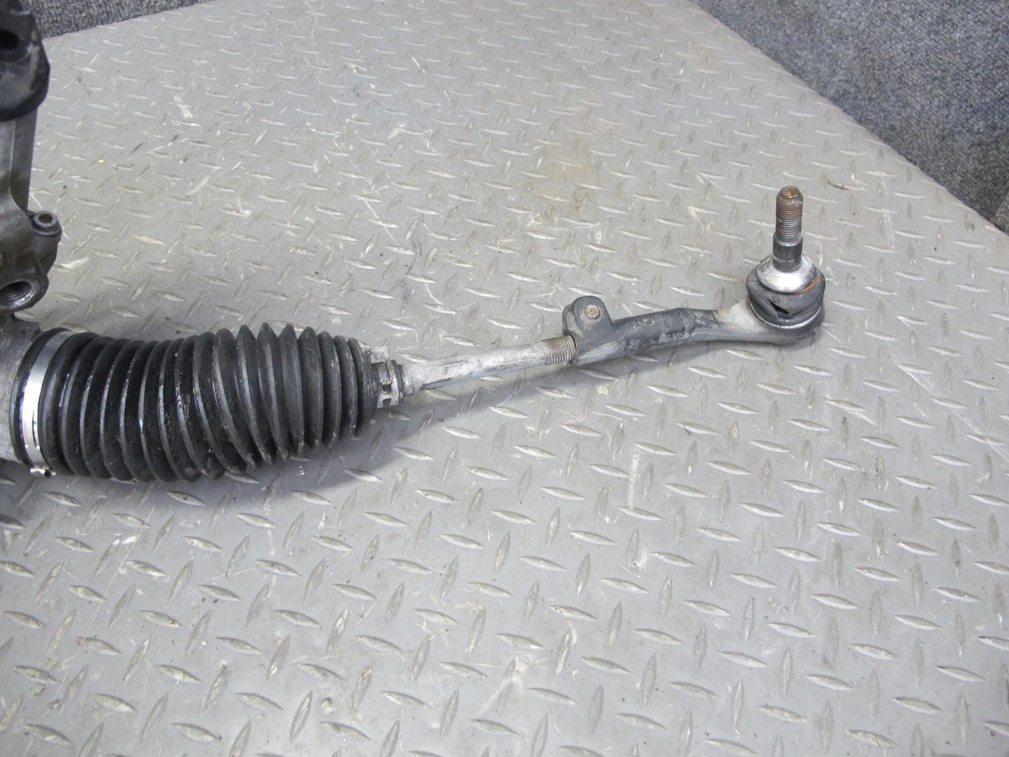 08-13 BMW E82 E88 135i RWD L5 Power Steering Rack & Pinion Gear 6777459 OEM