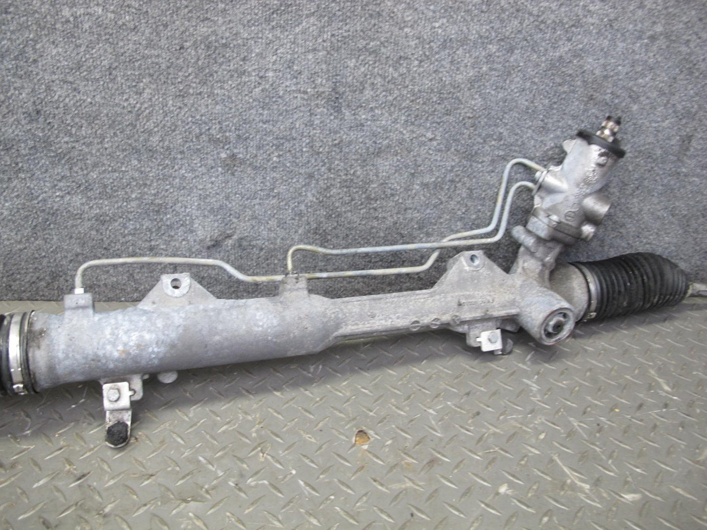 08-13 BMW E82 E88 135i RWD L5 Power Steering Rack & Pinion Gear 6777459 OEM