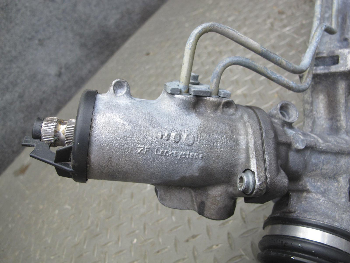 08-13 BMW E82 E88 135i RWD L5 Power Steering Rack & Pinion Gear 6777459 OEM