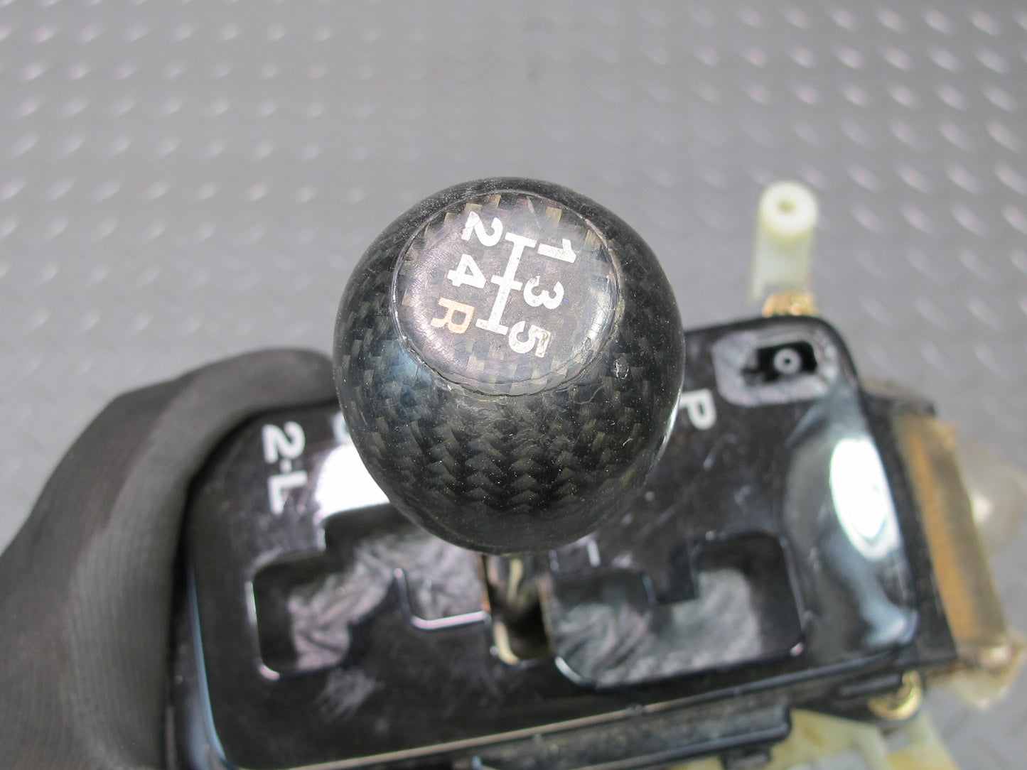 98-00 Lexus UZZ30L SC400 SC300 A/T Gear Shifter w Aftermarket Shifter Knob OEM
