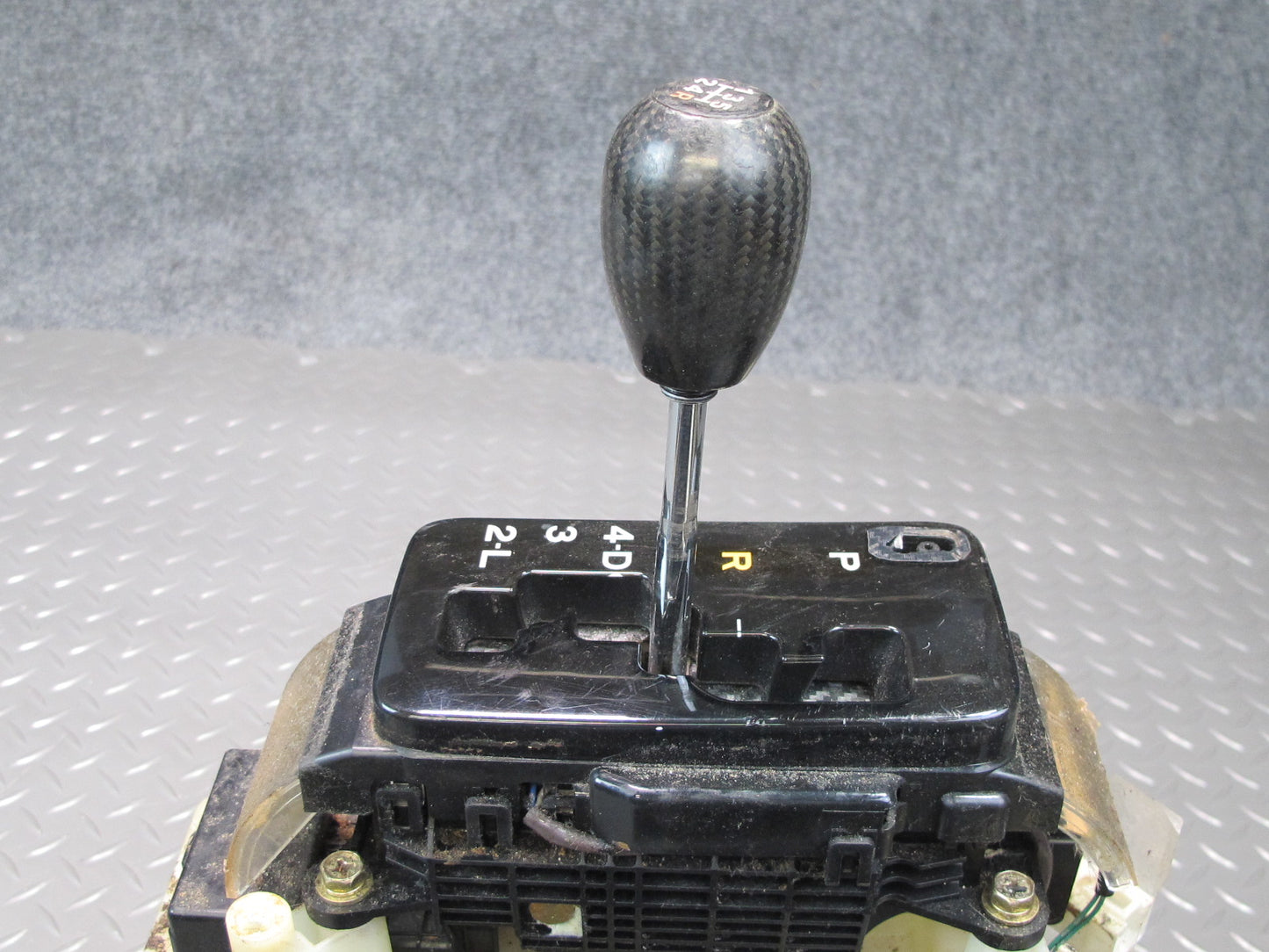 98-00 Lexus UZZ30L SC400 SC300 A/T Gear Shifter w Aftermarket Shifter Knob OEM