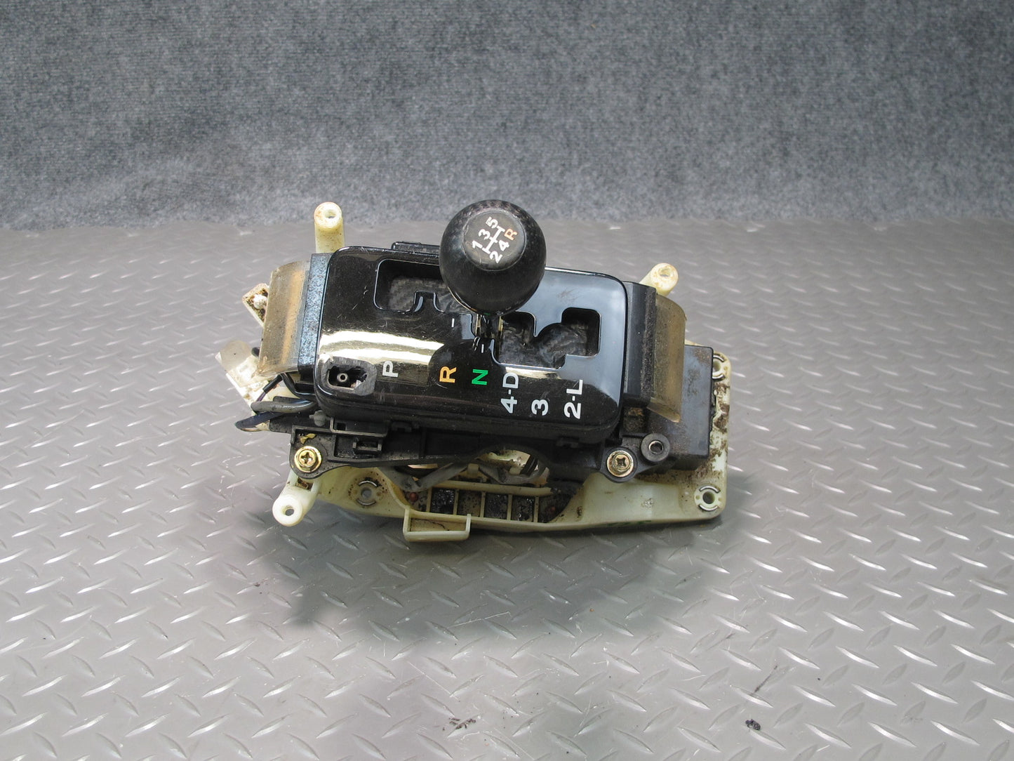 98-00 Lexus UZZ30L SC400 SC300 A/T Gear Shifter w Aftermarket Shifter Knob OEM