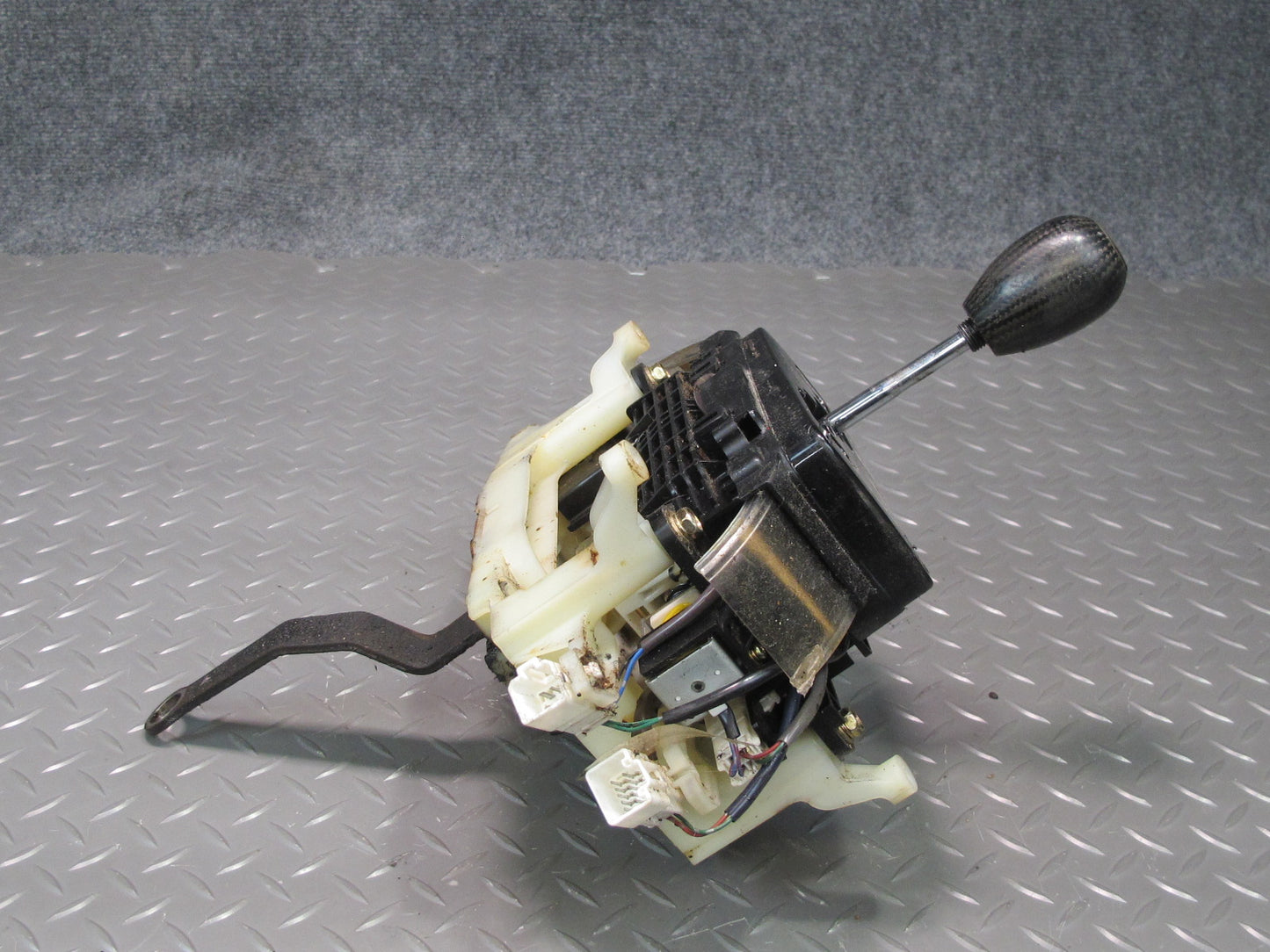 98-00 Lexus UZZ30L SC400 SC300 A/T Gear Shifter w Aftermarket Shifter Knob OEM