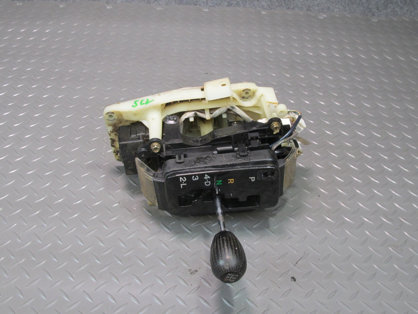 98-00 Lexus UZZ30L SC400 SC300 A/T Gear Shifter w Aftermarket Shifter Knob OEM