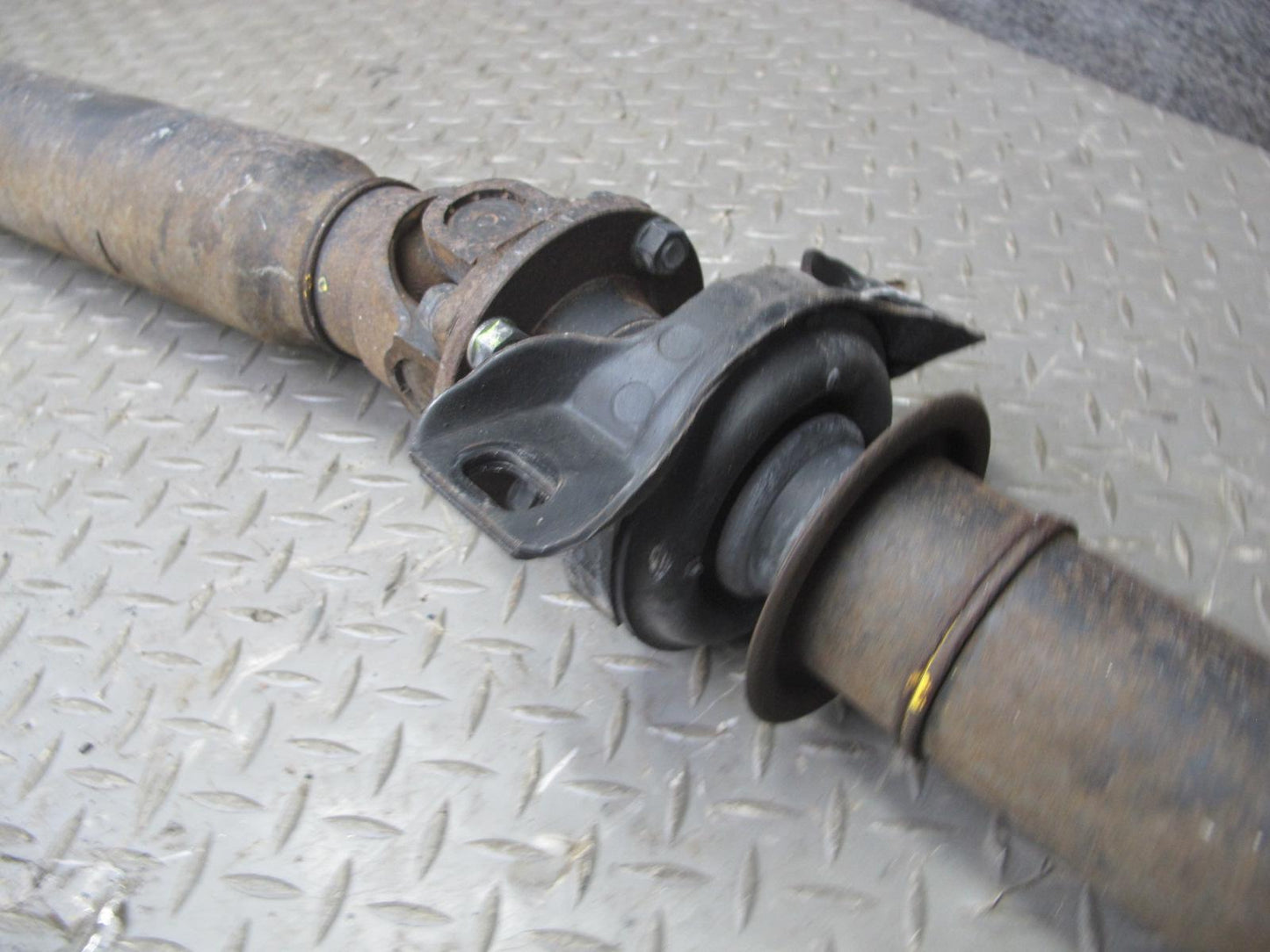 96-98 Toyota MARK2 JZX100 Tourer S A/T Rear Driveshaft 37k Miles OEM